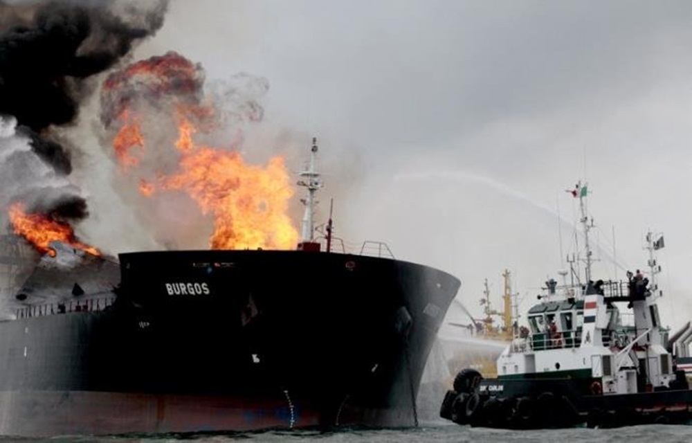 Ir para  <p>Um navio petroleiro da empresa mexicana Bemex pegou fogo no Golfo do M&eacute;xico. Segundo a companhia, 31 pessoas estavam a bordo e foram evacuadas sem ferimentos.</p>

<p>A embarca&ccedil;&atilde;o...